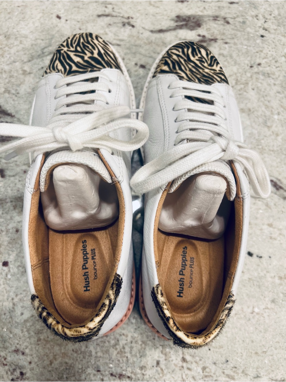 Hush Puppies White Leather Sneakers with Zebra Accent SZ 8.5 - Picture 3 of 8
